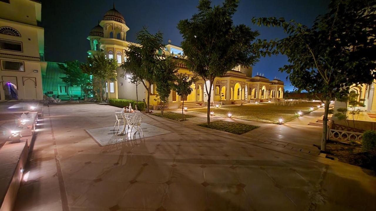 Hotel The Grand Barso Bharatpur Zewnętrze zdjęcie